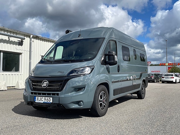 Hymer Free 602 3 of 8
