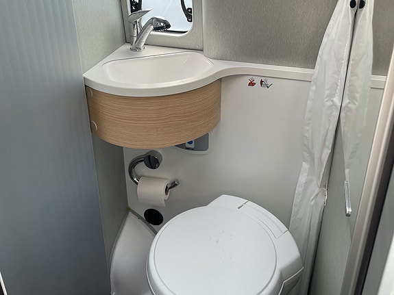 Hymer Free 602 7 of 8