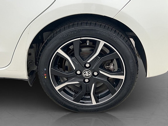 Toyota Yaris 28 of 30