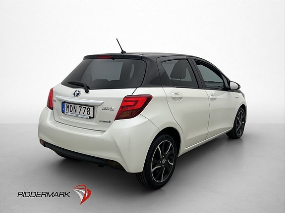 Toyota Yaris 8 of 30