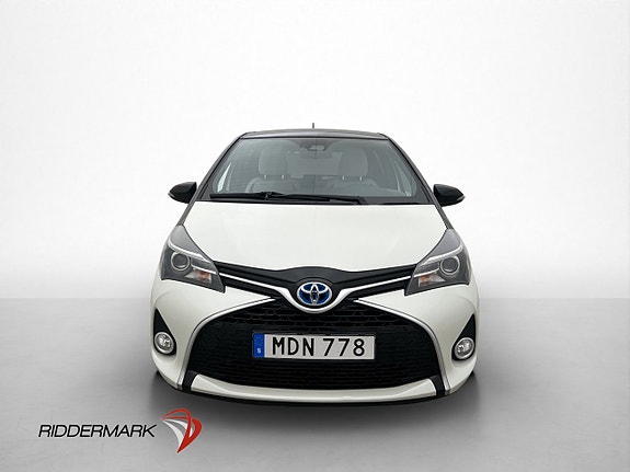 Toyota Yaris 2 of 30