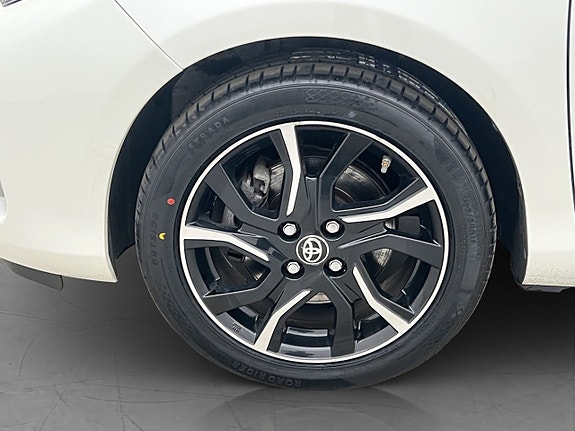 Toyota Yaris 27 of 30