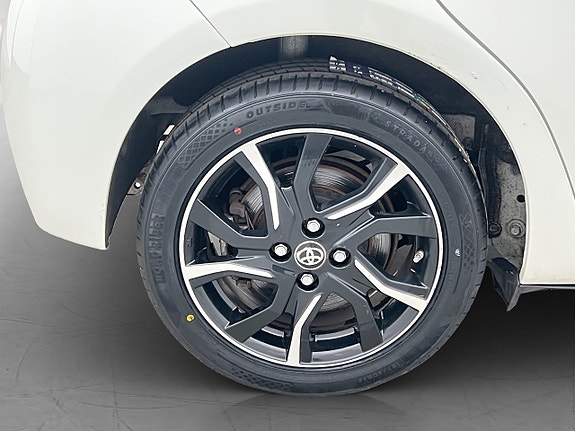 Toyota Yaris 29 of 30