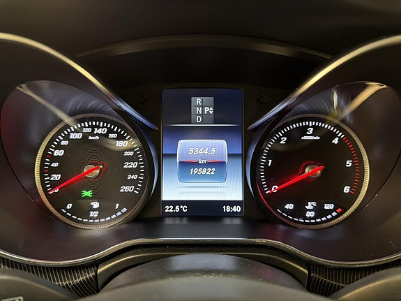 Mercedes-Benz V220 d 14 of 30