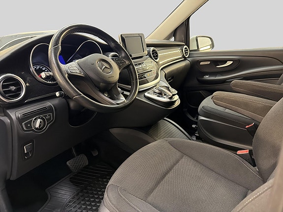 Mercedes-Benz V220 d 10 of 30