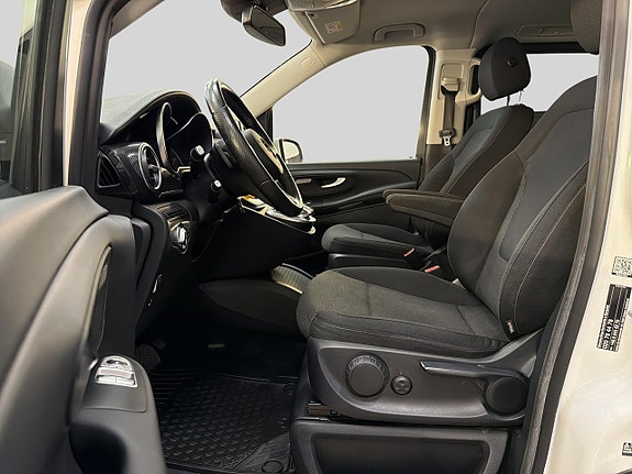 Mercedes-Benz V220 d 8 of 30