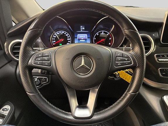 Mercedes-Benz V220 d 13 of 30