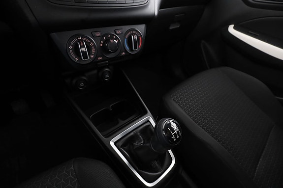 Suzuki Swift 22 of 30