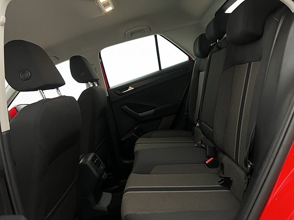 Volkswagen T-Roc 23 of 28