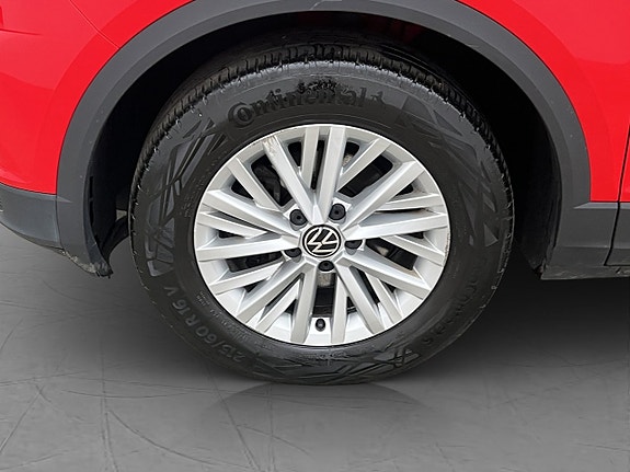 Volkswagen T-Roc 25 of 28