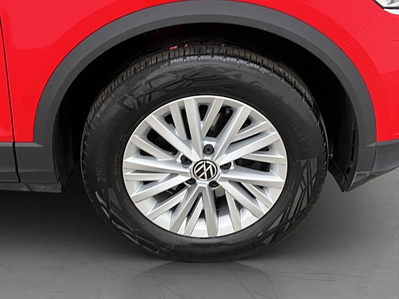 Volkswagen T-Roc 28 of 28