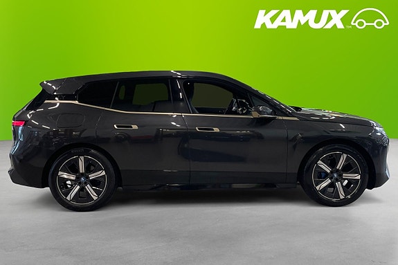 BMW iX 2 of 26