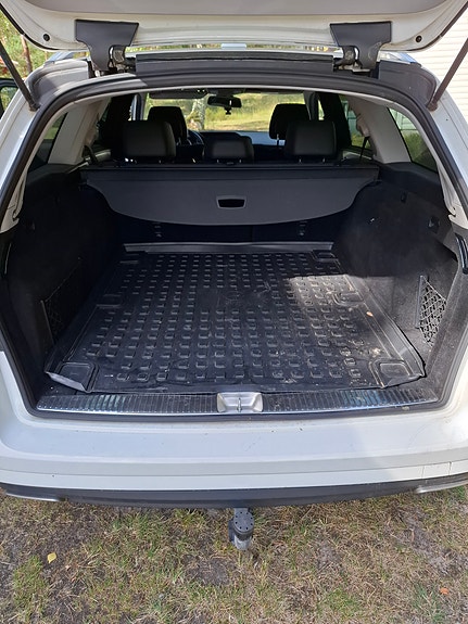 Mercedes-Benz E200 12 of 17