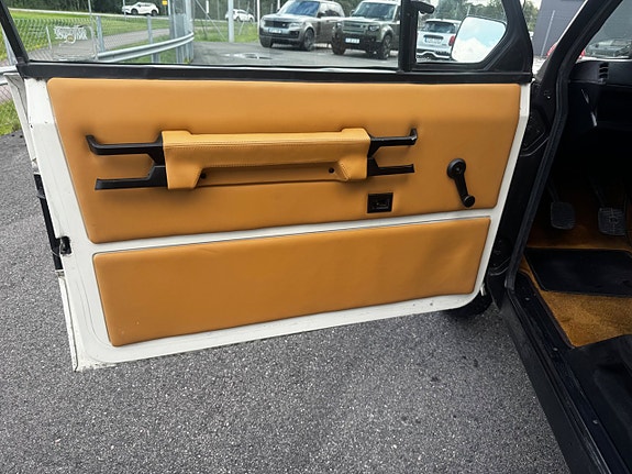 Land Rover Range Rover 17 of 20