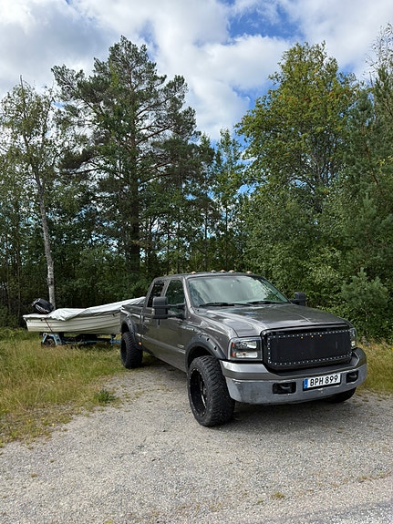 Ford F-250 11 of 17