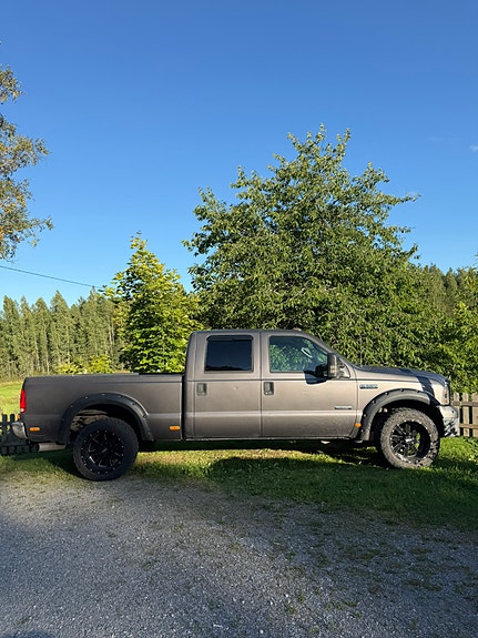 Ford F-250 9 of 17