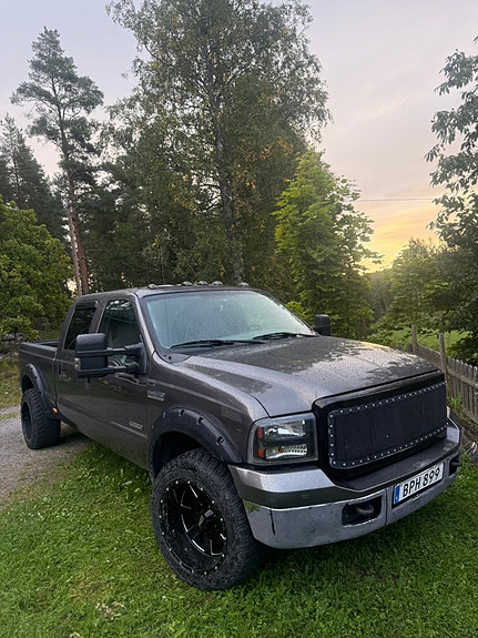 Ford F-250 5 of 17