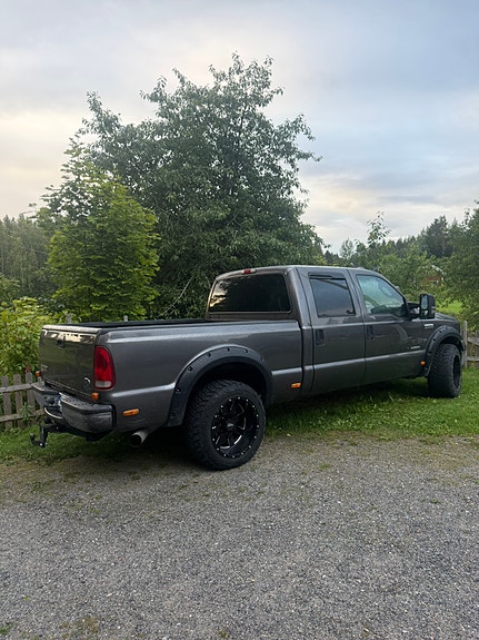 Ford F-250 8 of 17