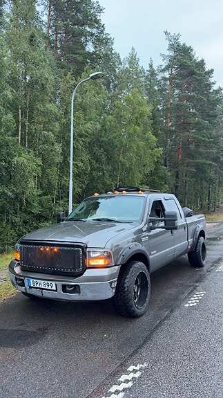 Ford F-250 10 of 17