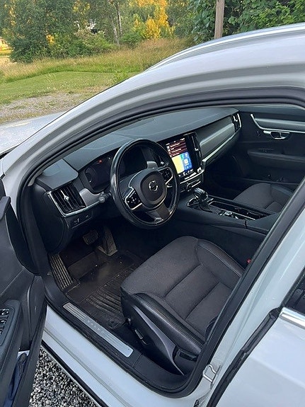Volvo V90 6 of 9