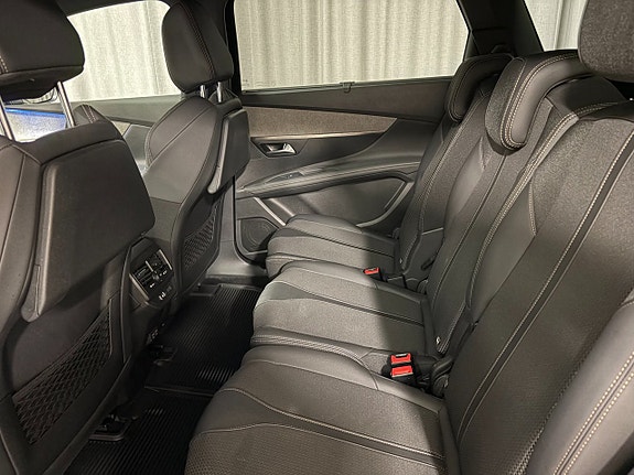Peugeot 5008 5 of 16