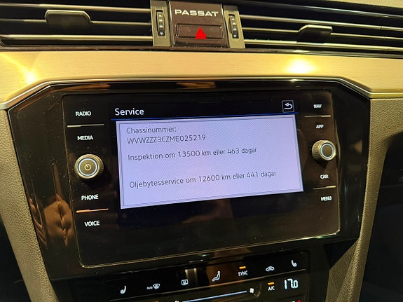 Volkswagen Passat Alltrack 18 of 30