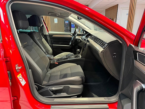Volkswagen Passat Alltrack 24 of 30