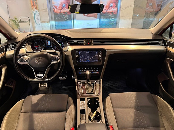 Volkswagen Passat Alltrack 10 of 30
