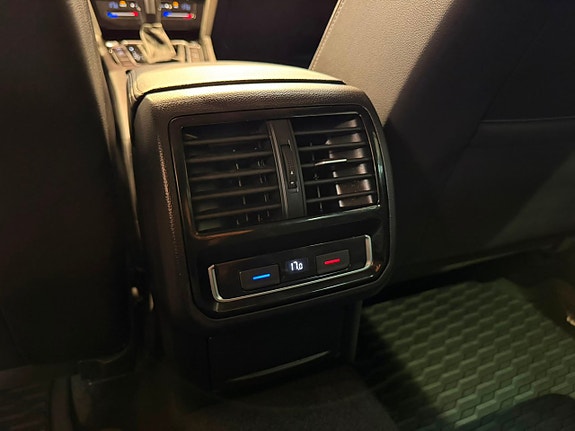 Volkswagen Passat Alltrack 22 of 30