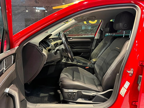 Volkswagen Passat Alltrack 19 of 30