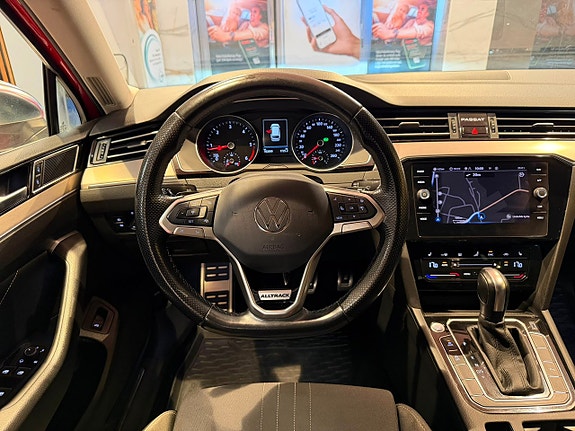 Volkswagen Passat Alltrack 11 of 30