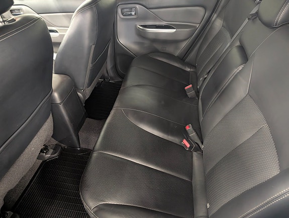 Mitsubishi L200 11 of 25