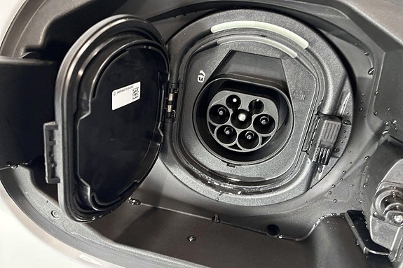 Mercedes-Benz C300 e 14 of 15