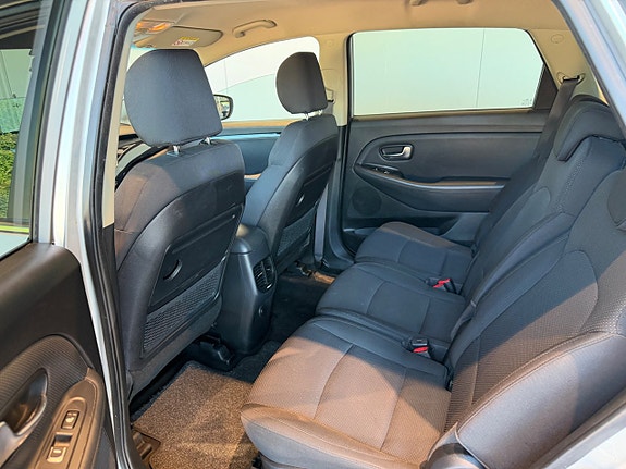 Kia Carens 5 of 6