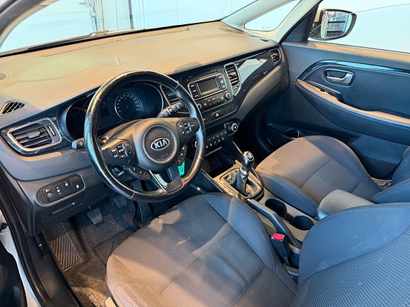 Kia Carens 4 of 6