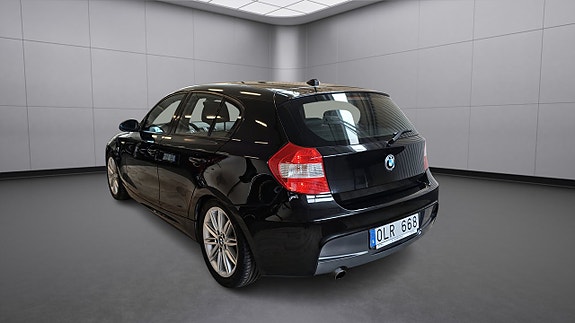 BMW 120i 4 of 24