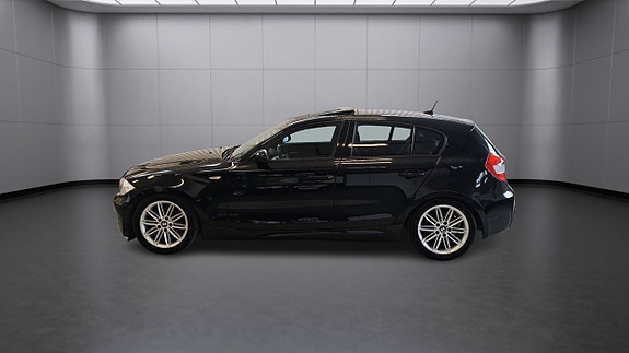 BMW 120i 3 of 24