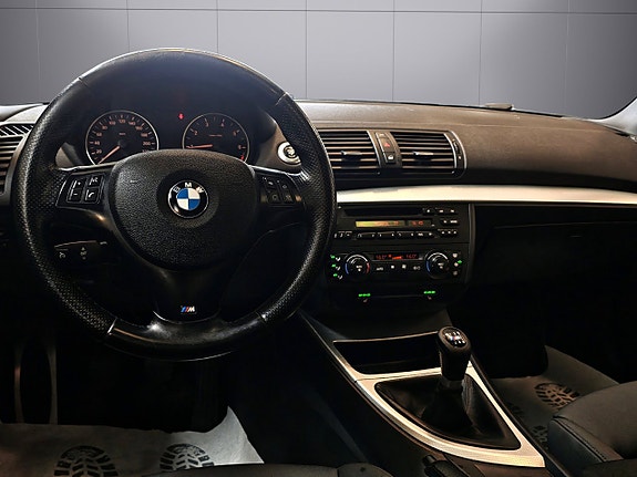 BMW 120i 19 of 24