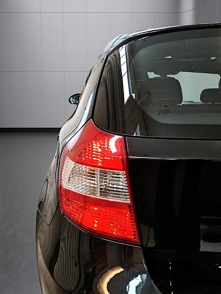 BMW 120i 11 of 24