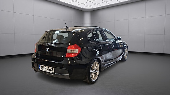 BMW 120i 10 of 24