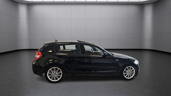 BMW 120i 9 of 24