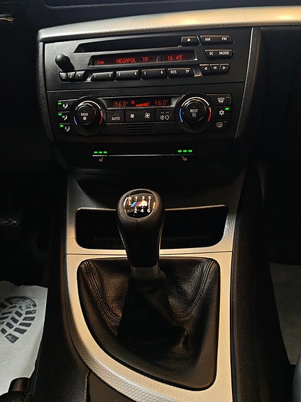 BMW 120i 20 of 24