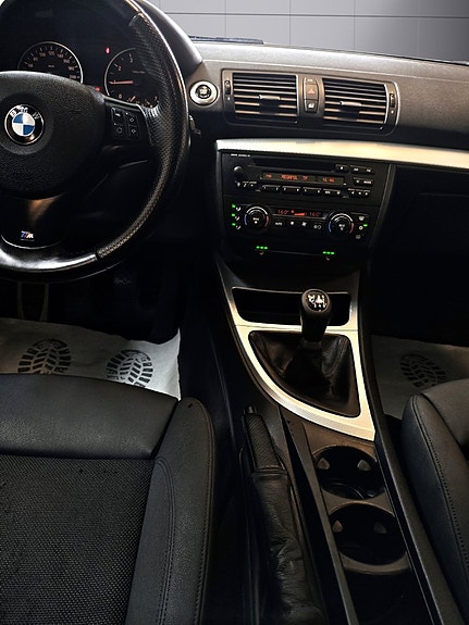 BMW 120i 23 of 24