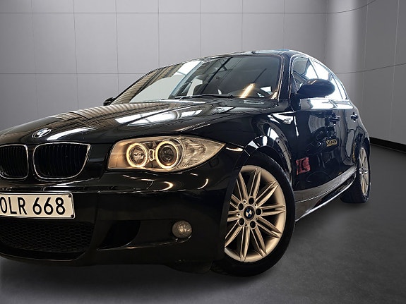 BMW 120i 2 of 24