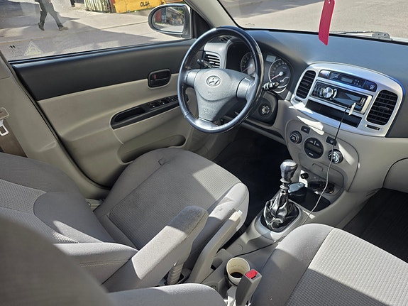 Hyundai Accent 5 of 5