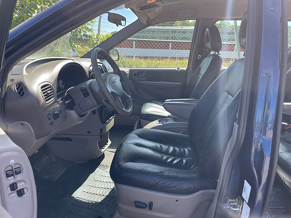 Chrysler Grand Voyager 10 of 12