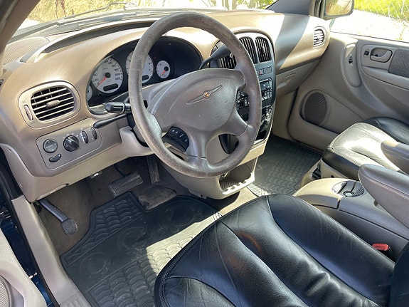 Chrysler Grand Voyager 8 of 12