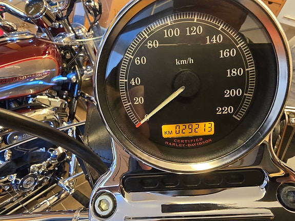 Harley-Davidson Super Glide Custom 5 of 11