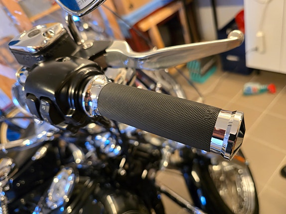 Harley-Davidson Super Glide Custom 3 of 11