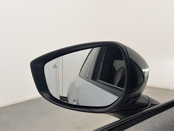Mazda MX-30 24 of 30